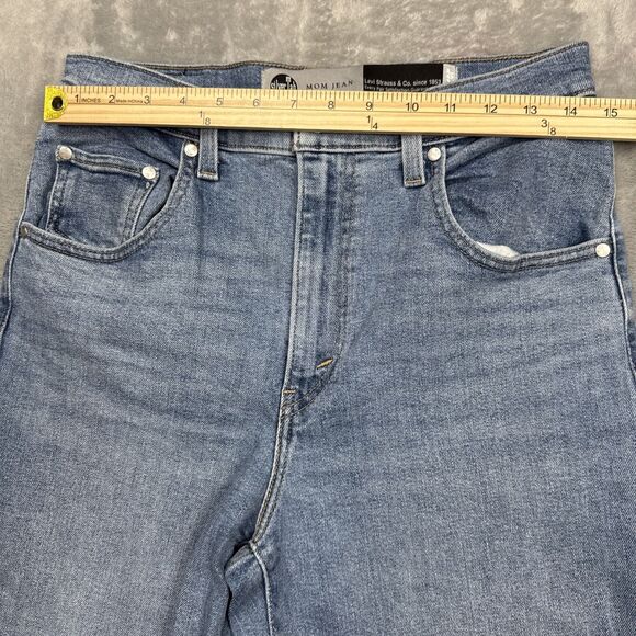 Levi’s SilverTab Women’s 29x26 High Waisted Mom Jeans Blue Medium Wash Tapered L - Picture 2 of 9